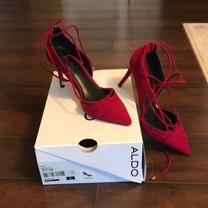 Aldo raspberry lace up pumps